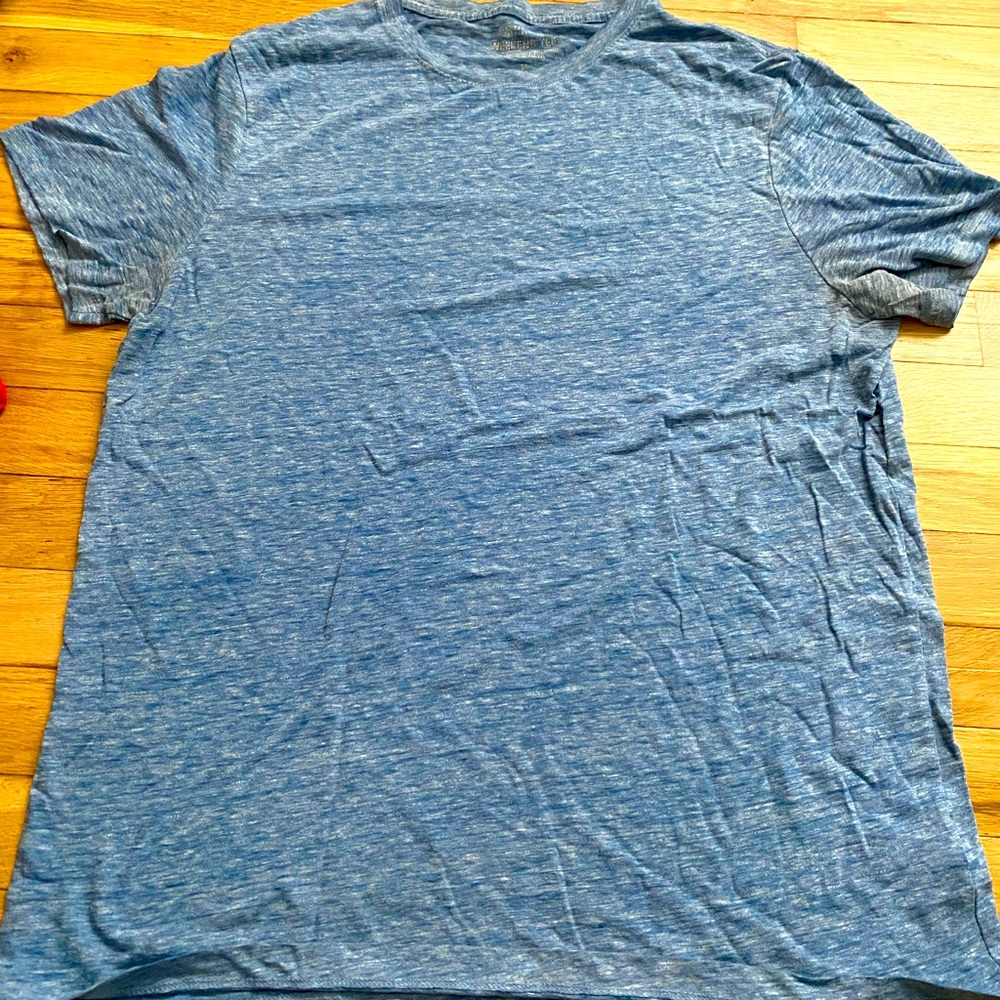 Sonoma Lifestyle Weekend Tee- Light blue heather